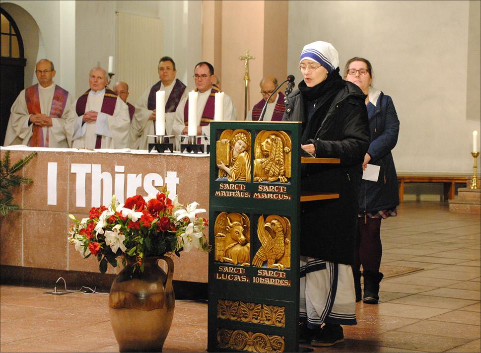 Am 18. Dezember 2023 erläuterte Schwester Kristin in Chemnitz die Arbeit des Ordens. © R. Weinhold-Heße
