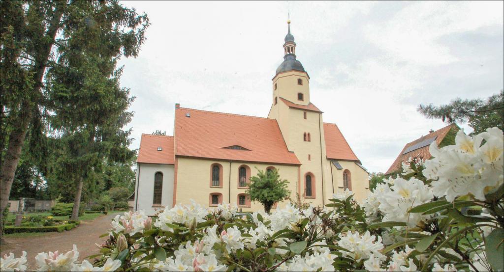 Ein Ort der Begegnung: Beim Jubiläum »1050 Jahre Nerchau« wurde zu Kaffee und Kuchen eingeladen – dieser wurde in der frisch sanierten Pfarrscheune serviert. © Roger Dietze