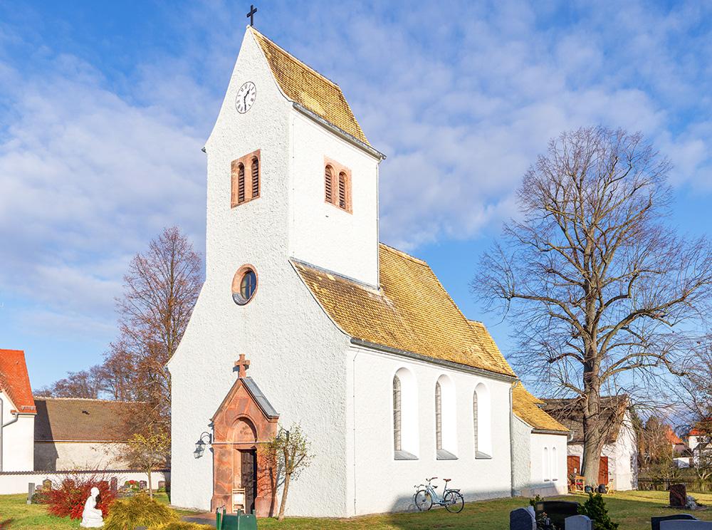 Die Kirche Altenbach im Leipziger Land gehört zur Kirchgemeinde Machern-Püchau-Bennewitz. © Uwe Winkler