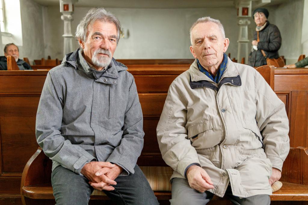 In Großpösna: Dietmar Koenitz (r.) und Gottfried Morgenstern, beide Pfarrer im Ruhestand, wirken mit am Projekt Osterkirche. © Uwe Winkler