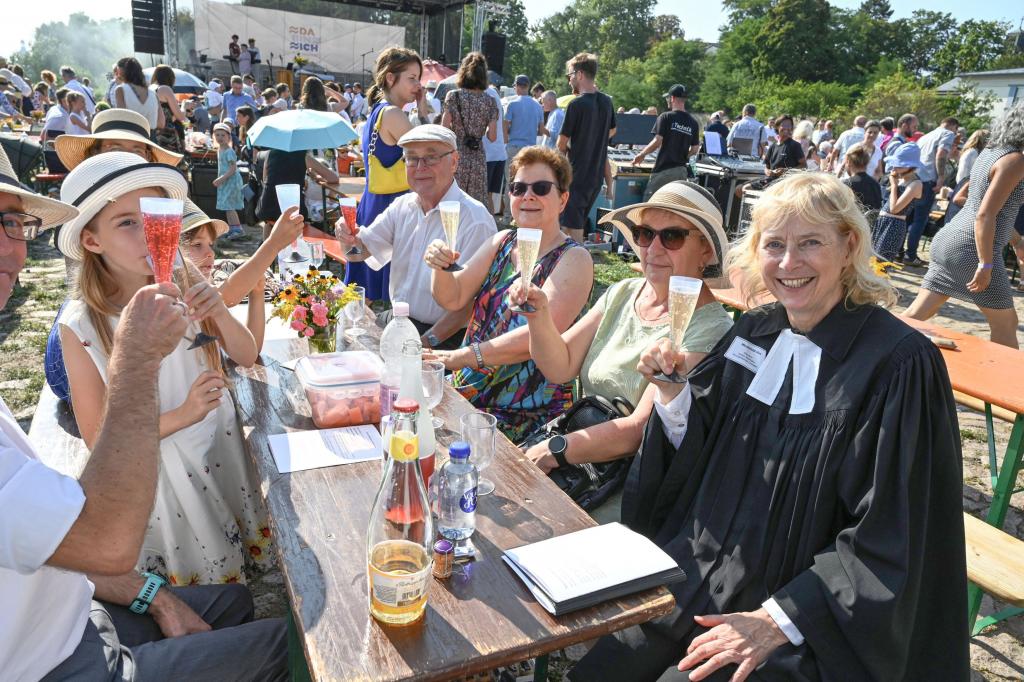 Pfarrerin Mechthild Hinz nach dem Gottesdienst. © Steffen Giersch 