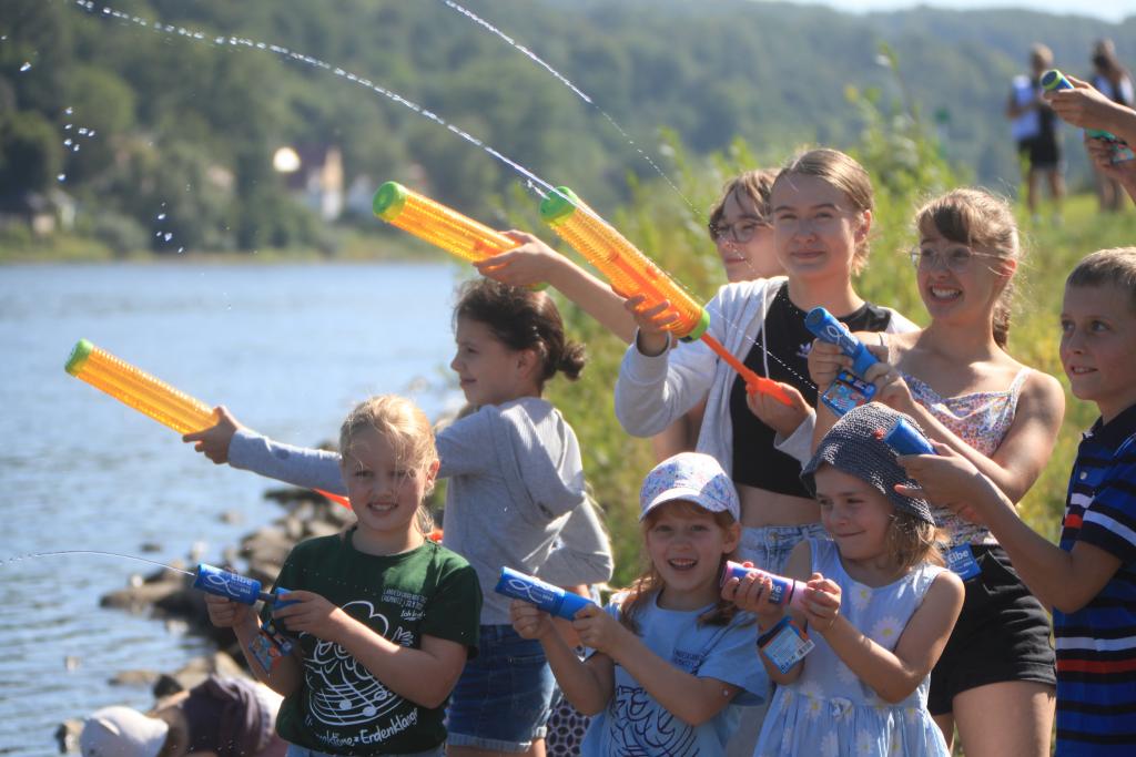 Kirchentags-Wasserspritzen sorgten für Erfrischung. © Daniel Förster