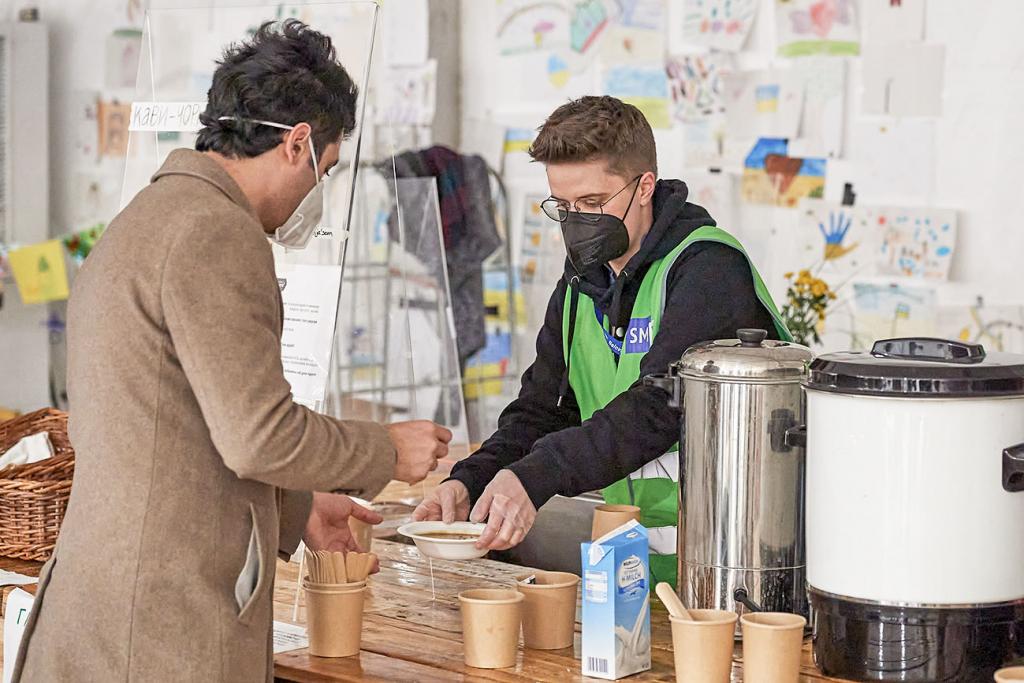 Im März half sie in der Berliner Stadtmission ukrainischen Flüchtlingen. © epd-bild/Christian Ditsch