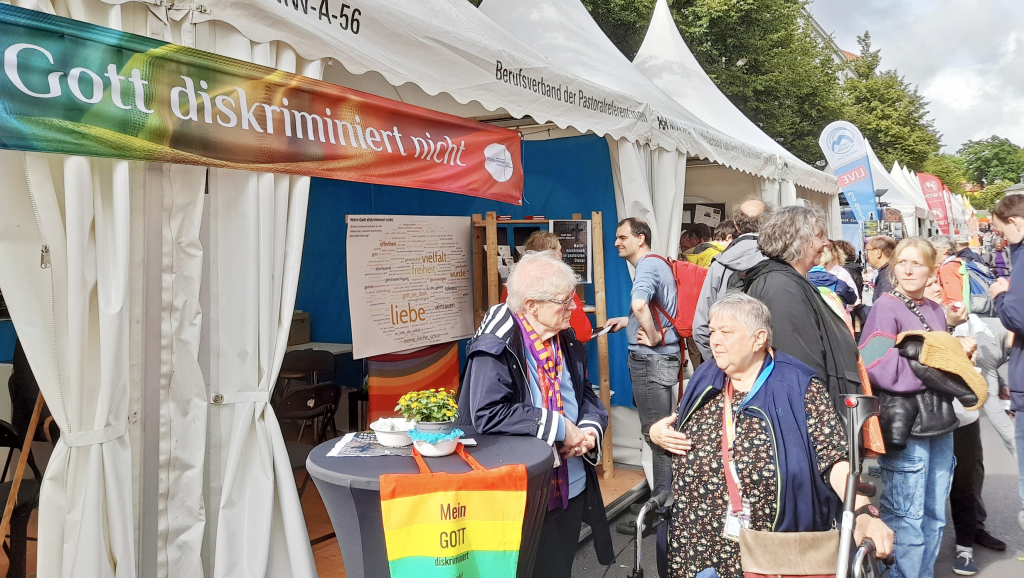Buntes Treiben auf der Kirchenmeile in der Erfurter Innenstadt. © Stefan Seidel