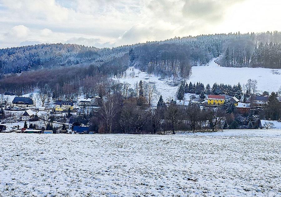 Der Ort liegt im schneesicheren Grenzland zu Tschechien in Ostsachsen. © Steffen Giersch