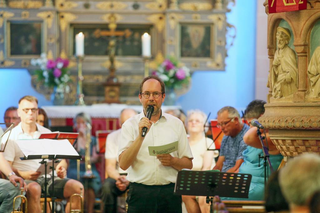 Kirchenfest in Kohren-Sahlis: Nach vierjähriger Pause hat der Kirchenbezirk Leipziger Land am Sonntag wieder einen Kirchenbezirkstag gefeiert. Mit dabei: Superintendent Jochen Kinder. © Jens Paul Taubert 