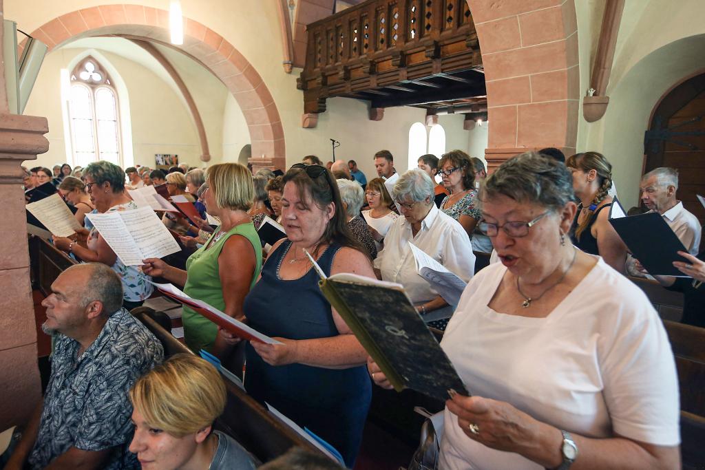 Auch die Chöre des Kirchenbezirks waren mit vor Ort im Gottesdienst. © Jens Paul Taubert