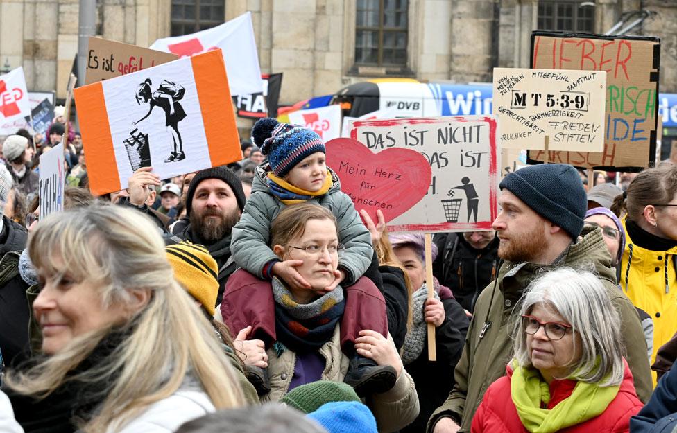 Kundgebung für Demokratie auf dem Theaterplatz © Steffen Giersch