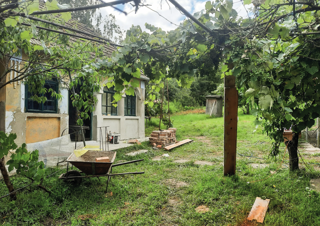 Die »Aktion Hoffnung für Osteuropa« unterstützt ein Gartenprojekt im rumänischen Caesau nahe Klausenburg. In dem 4000 Quadratmeter großen Garten sollen sich künftig Menschen mit Behinderung erholen und sich im Gartenbau versuchen können. © HfO/M. Roßner