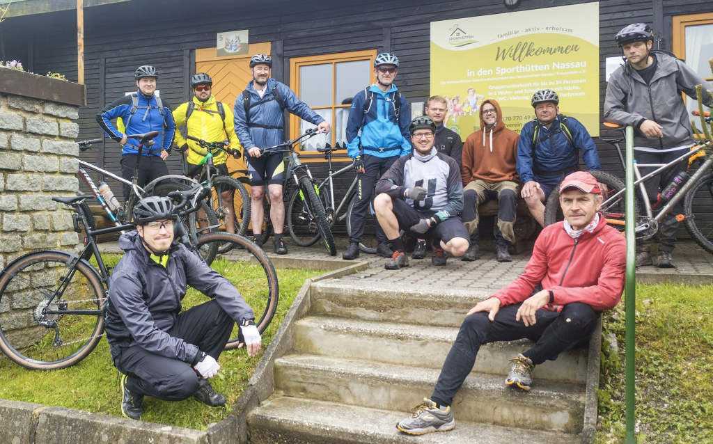 Unterwegs mit dem Sportreferent Gilbert Peikert (vorn rechts): Fahrrad-Wochenende im Mai in Rechenberg-Bienenmühle. © privat