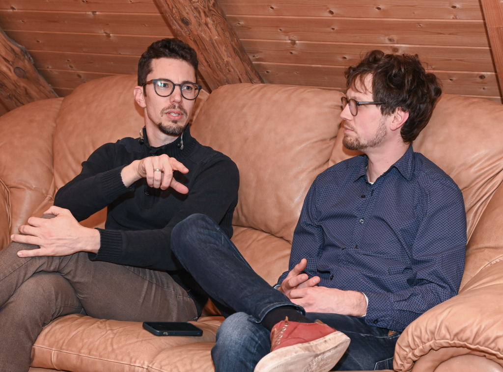 Johannes Brause (r.) mit Daniel Kümmling, der im Förderverein seit zehn Jahren für die Jugendarbeit angestellt ist. © Steffen Giersch 