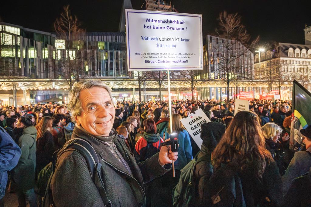 Wehret den Anfängen: Demonstration gegen Rechtsextremismus am 30. Januar in der Leipziger Innenstadt. © Uwe Winkler