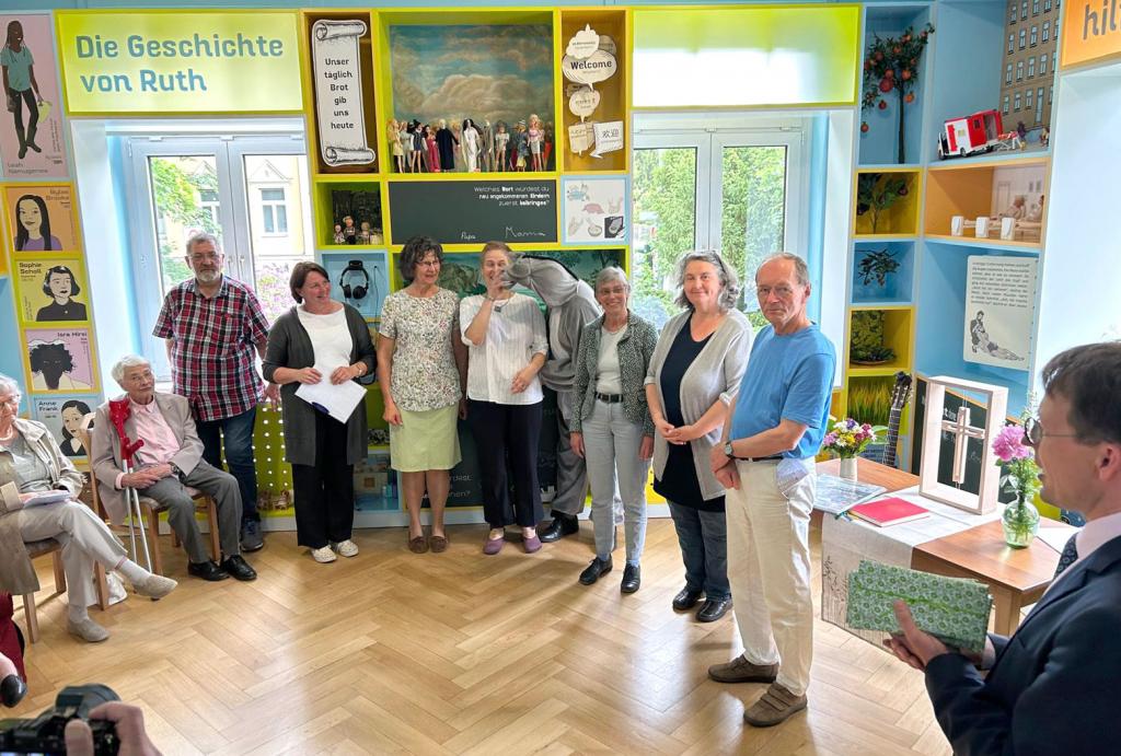 Der Vorstand der Bibelgesellschaft hat viele Jahre an der Ausstellung gearbeitet. Entstanden ist eine auf Kinder zugeschnittene Interpretation, die modern ist und Kinder zum Spielen einlädt. © Mandy Weigel