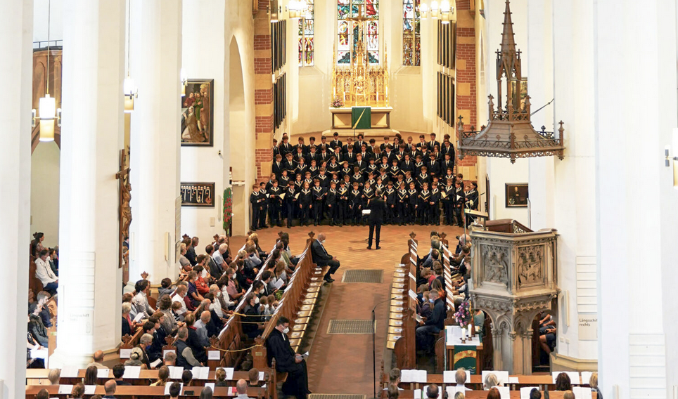 Blick ins »Wohnzimmer« der Thoma- ner: Chorraum von St. Thomas Leipzig. © Lina Al Ghori