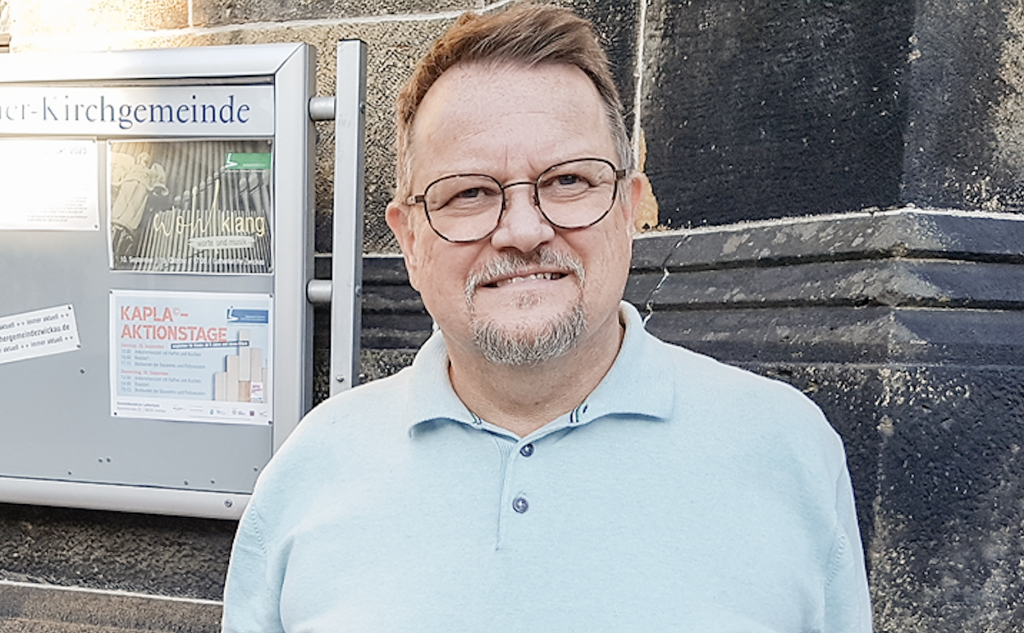 Jens Buschbeck hat den Aufbau der Modellgemeinde geleitet. © Uwe Naumann