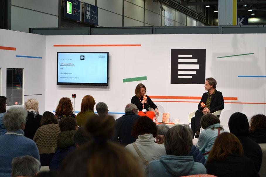 Lesung zum Buch mit Jörg Hartmann auf der Leipziger Buchmesse 2024 © Karola Richter