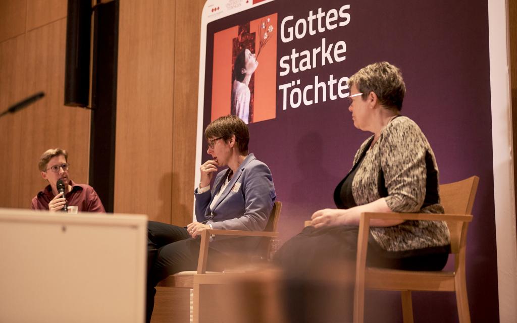 Prof. Dr. Julia Knop (l.), Dr. Beate Gilles (M.), Ilse Junkermann (r.) © Bistum Dresden Meißen/Daniel Reiche