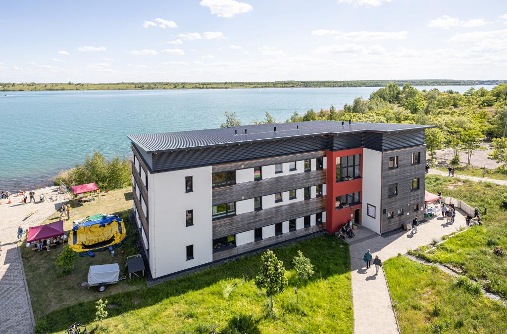 Jugendknast am Wasser: Das Seehaus am Hainer See. Foto: Uwe Winkler