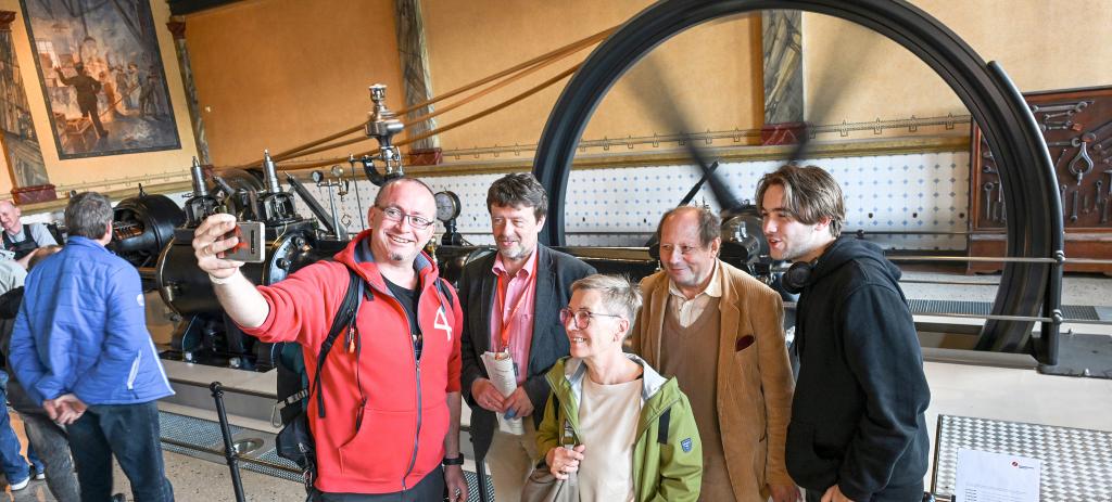 Vor allem die Männer begeistert die alte Technik im Industriemuseum Chemnitz. Foto: Andreas Seidel