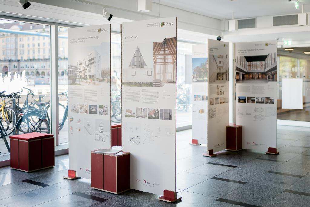 Die Beiträge sind auch in einer Ausstellung bis 13. August 2022 im Zentrum für Baukultur (Kulturpalast) zu sehen. © SMR Sachsen 