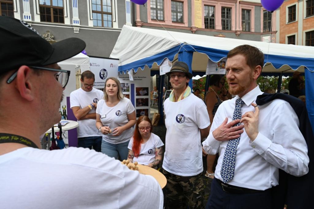 Sachsens Ministerpräsident Michael Kretschmer besuchte Stände © Steffen Giersch