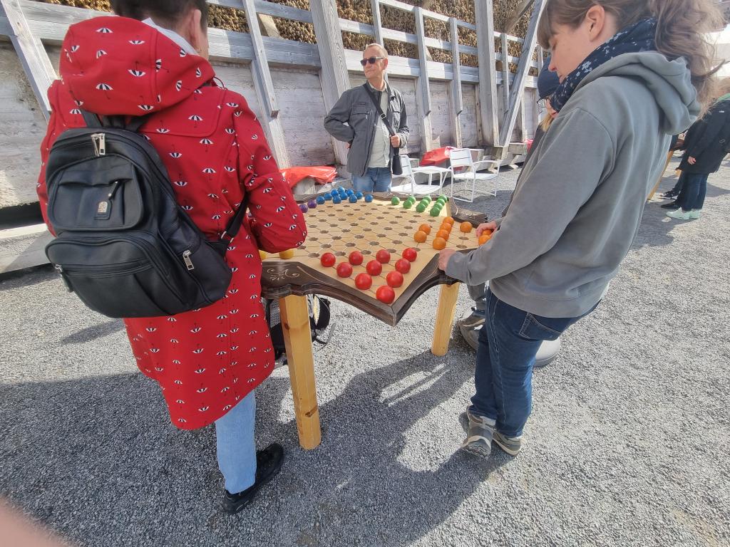 Spiele entlang des Gradierwerks © Karola Richter Spiele entlang des Gradierwerks © Karola Richter