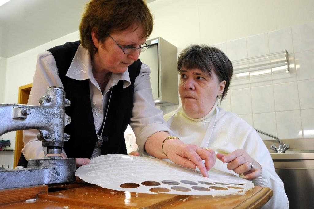 Besuch in der Dresdner Hostienbäckerei 2011. © Steffen Giersch