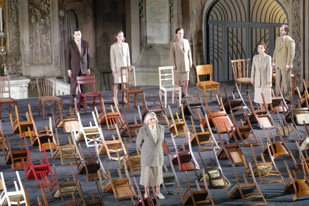 Mit einer besonderen Aufführung in der Kreuzkirche erinnerte das Staatsschauspiel Dresden 2000 an die Zerstörung am 13. Februar 1945. © Steffen Giersch
