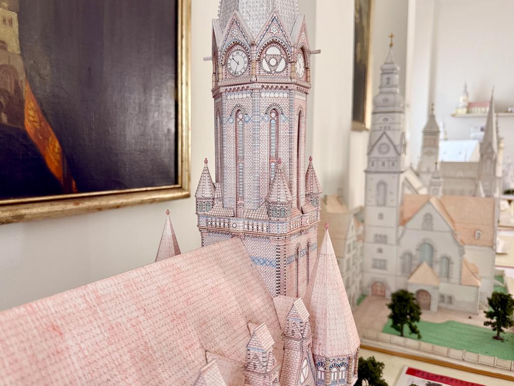 Verborgene Miniaturwelt: Kirchenmodelle von Lothar Pötzsch © Anna Hofer