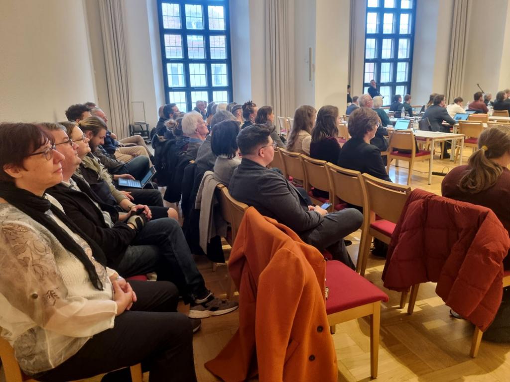 Die Bewerberinnen und Bewerber verfolgten mit großem Interesse die Vorstellung der Profile © K. Richter Die Bewerberinnen und Bewerber verfolgten mit großem Interesse die Vorstellung der Profile © K. Richter