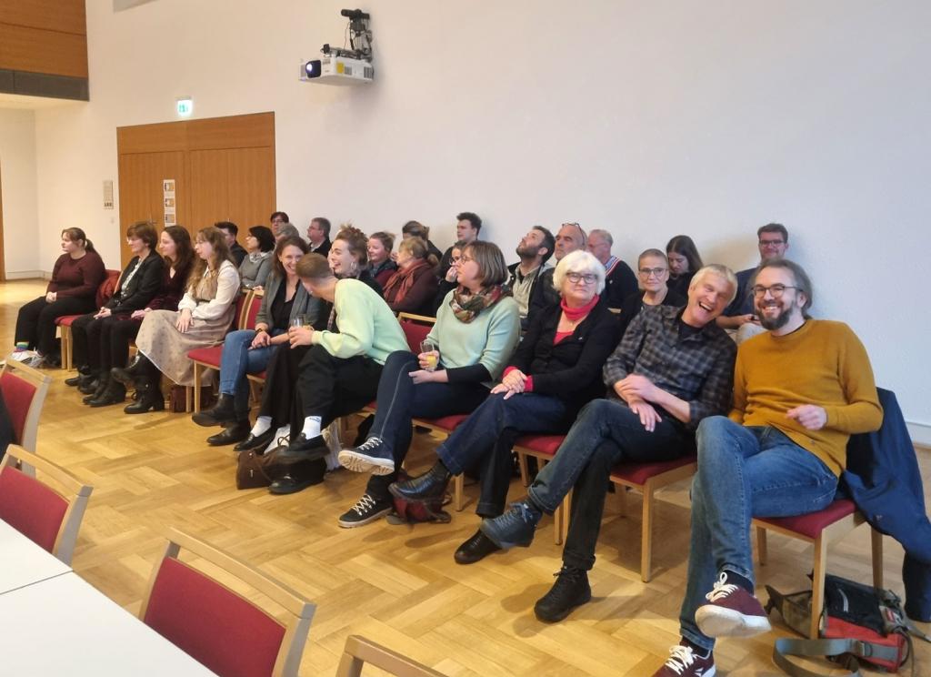 Die Top 10 der Teilnehmerinnen und Teilnehmer wurden zur Verleihung eingeladen sowie Steffen Giersch mit Frau Martina und dem befreundeten Journalisten Andreas Roth (vorne rechts) © K. Richter Die Top 10 der Teilnehmerinnen und Teilnehmer wurden zur Verleihung eingeladen sowie Steffen Giersch mit Frau Martina und dem befreundeten Journalisten Andreas Roth (vorne rechts) © K. Richter