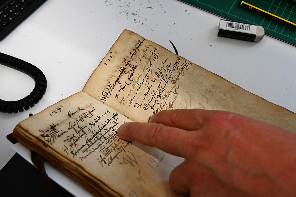 Eröffnung Archiv Landeskirche Sachsen Landeskirchenarchiv Dresden Coschütz Geschichte Genealogie Kirchenbücher