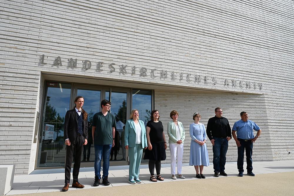 Eröffnung Archiv Landeskirche Sachsen Landeskirchenarchiv Dresden Coschütz Geschichte Genealogie Kirchenbücher