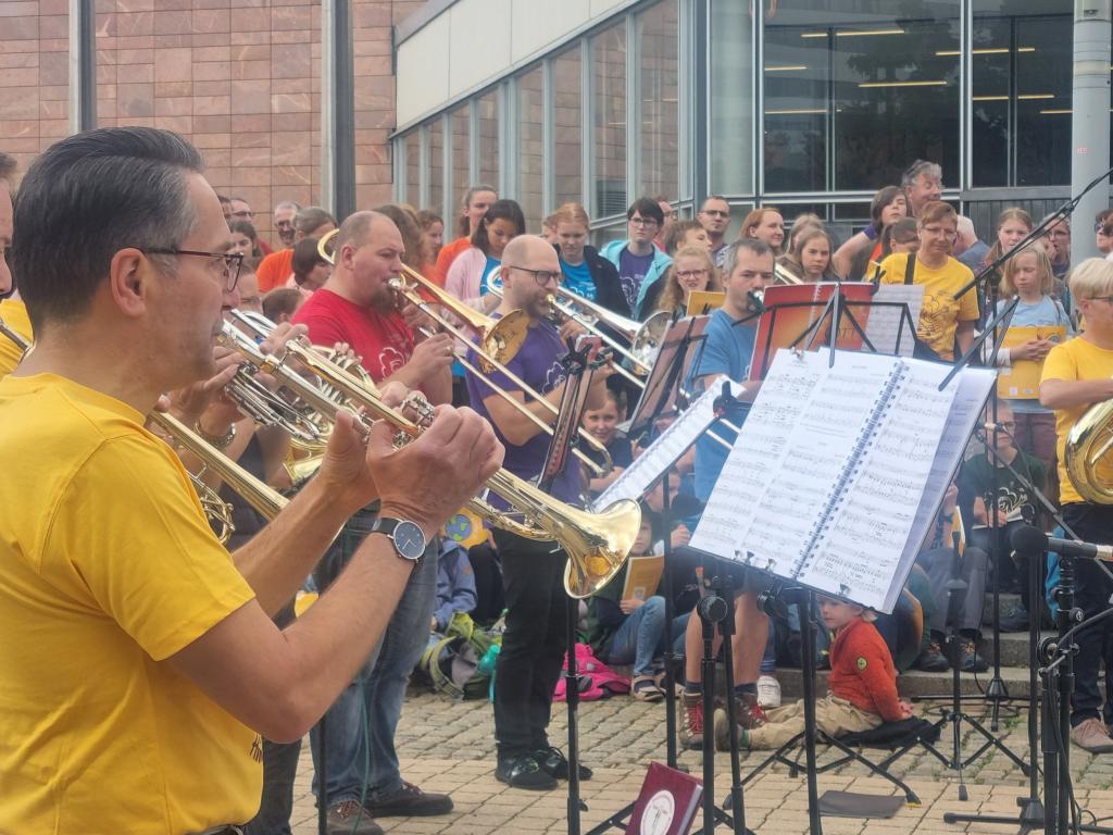 Treppensingen vor der Stadthalle Chemnitz © Karola Richter 