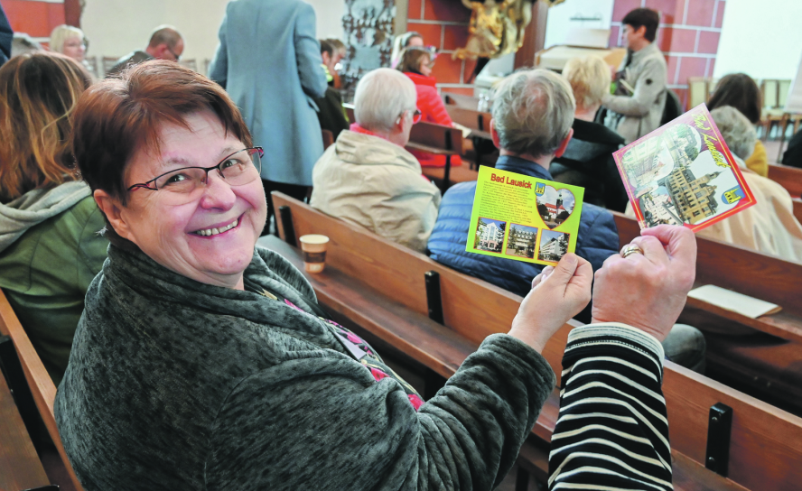 Beim ersten sächsischen Lektorentag in der Kirche St. Afra in Meißen brachten die Teilnehmer Postkarten aus ihrer Heimat mit, um Rückmeldungen zum Tag zu geben. © Steffen Giersch