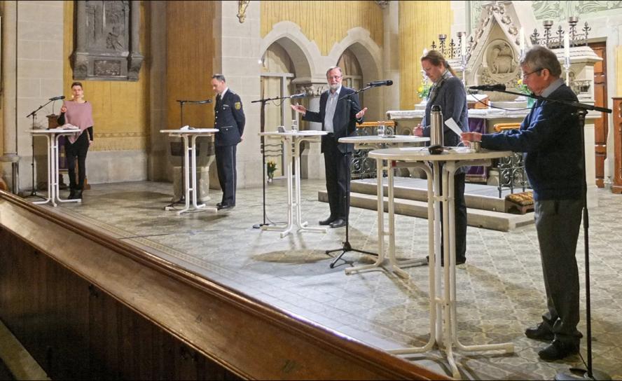 Podium Himmelfahrtskirche: Dr. Kristin Fischer, Thomas Geithner, Moderator Martin Henker, Dr. Christina Grundig, Dr. Heinrich Günther (v. l.). © T. Gärtner