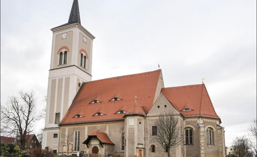 Die Kirche in Naustadt. Hier wird am 22. Mai Berggottesdienst gefeiert und beginnt 11.30 Uhr die Bergparade. © Steffen Giersch