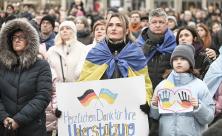 Frauenkirche Dresden, Jahrestag, Überfall auf Ukraine, Ukraine, Frieden