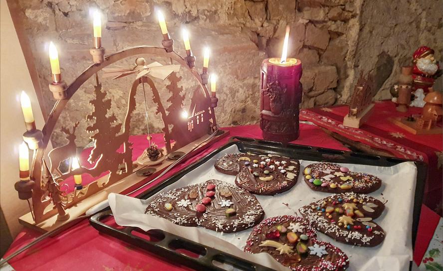 Bereits zum 14. Mal fand der Adventsmarkt in Nerchau im Leipziger Land statt. Bei Lagerfeuer, Glühwein und vielen Angeboten konnte sich auf das Weihnachtsfest eingestimmt werden. © Astrid Sonntag Bereits zum 14. Mal fand der Adventsmarkt in Nerchau im Leipziger Land statt. Bei Lagerfeuer, Glühwein und vielen Angeboten konnte sich auf das Weihnachtsfest eingestimmt werden. © Astrid Sonntag