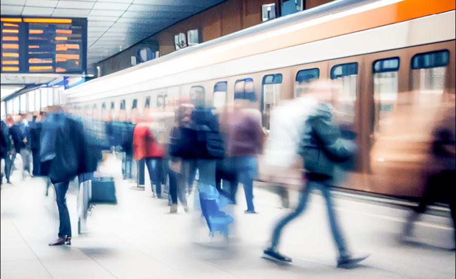 Endlich ankommen: Viele Menschen fühlen sich heute entwurzelt. Das Bedürfnis nach einem Ort, wo man ankommen und zuhause sein darf, ist groß. Dabei ist es wichtig, auch eine innere Heimat zu finden.