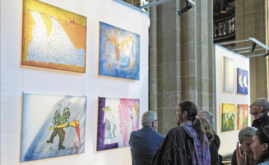 Bilder von Udo Lindenberg zu den 10 Geboten in der St.-Severin-Kirche Erfurt. Die Ausstellung findet im Rahmen des Katholikentages statt und möchte ein friedliches Zusammenleben der Menschen und Kulturen anregen. © Simon Helmers