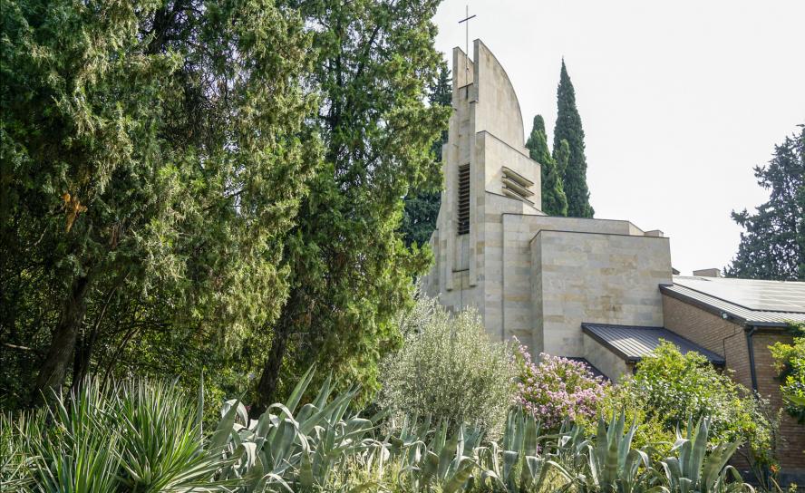 Die evangelisch-lutherische Versöhnungskirche wurde auf dem Grundstück des ehemaligen deutschen Friedhofs in Tbilisi errichtet. Auf dem Gelände befinden sich auch diakonische Einrichtungen. © André Poppowitsch