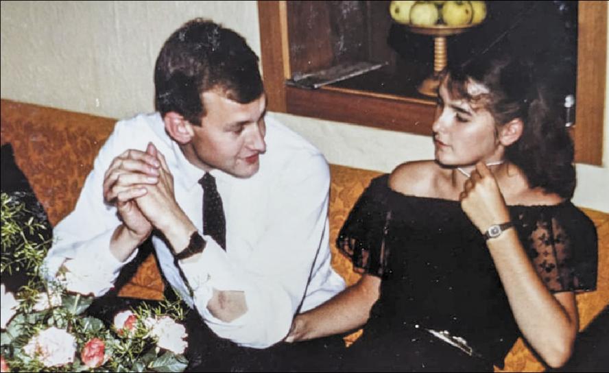 Dagmar und Siegfried bei ihrer Verlobung 1983 in der DDR. Nach vielen Schikanen durfte Dagmar 1984 ausreisen. © Jahn privat