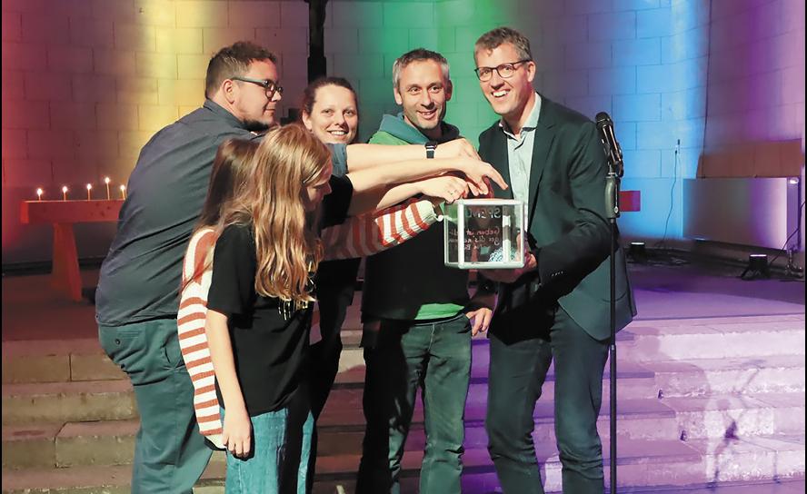 Symbolischer Start: Hendrik Müller (Landesjugendkammer), Manuela Georgi (Junge Gemeinde Michaelis-Frieden), Roland Badstübner (Parapar e.V.), Georg Zimmermann (Landesjugendpfarrer). © Kristin Preuß