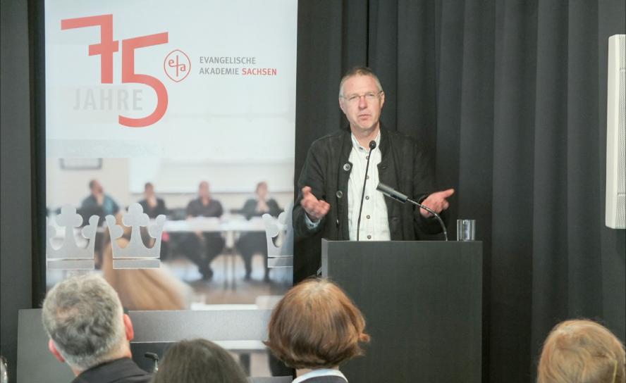 Christian Lehnert stellte in der Sächsischen Akademie der Künste in Dresden seine Essaybände vor und liest Passagen daraus. © Tomas Gärtner