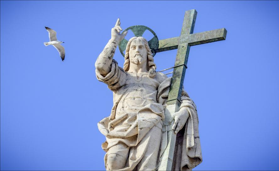 Der auferstandene Jesus thront über dem Vatikan: Das Heilige Jahr 2025 lädt auch Christen anderer Konfessionen zur vertieften Gottesbegegnung ein. © kna-Bild/Pablo Esparza/CNS photo