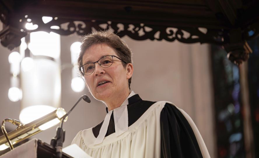 Leidenschaftliche Predigerin: Britta Taddiken, Pfarrerin an der Leipziger Thomaskirche, feierte am Sonnabend ihren Abschiedsgottesdienst. Aus gesundheitlichen Gründen tritt sie in den vorzeitigen Ruhestand. © Uwe Winkler