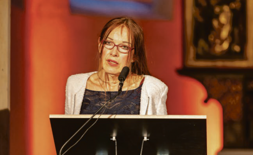 Angela Krauß bei ihrer »Kamenzer Rede« in der Klosterkirche/Sakralmuseum St. Annen.