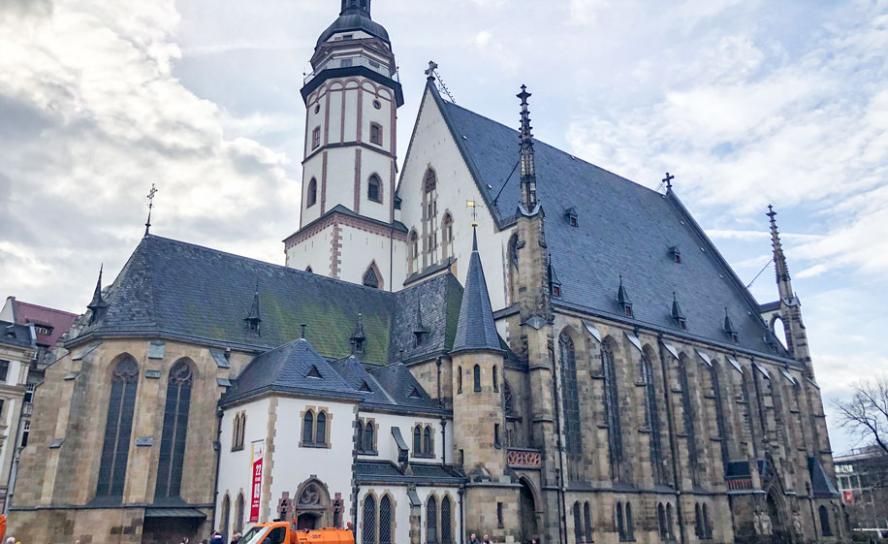 Die Thomaskirche Leipzig war Johann Sebastian Bachs Wirkungsstätte: Seine Amtszeit als Leipziger Thomaskantor begann am 30. Mai 1723. Die Feierlichkeiten starten am 21. März, dem 338. Geburtstag Bachs.