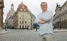 Torsten Kulke eingangs des Dresdner Neumarkts          
          <div class=